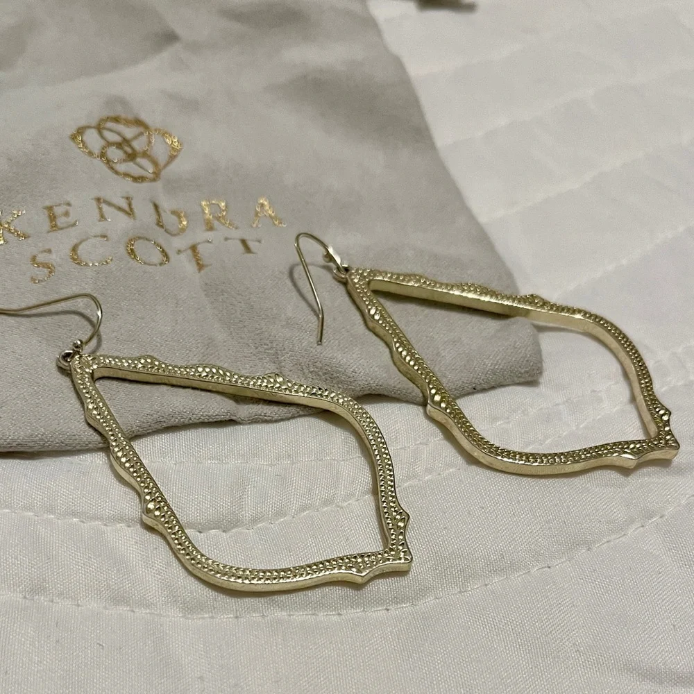 Kendra Scott Sophee Drop Earrings Gold - Picture 3 of 3